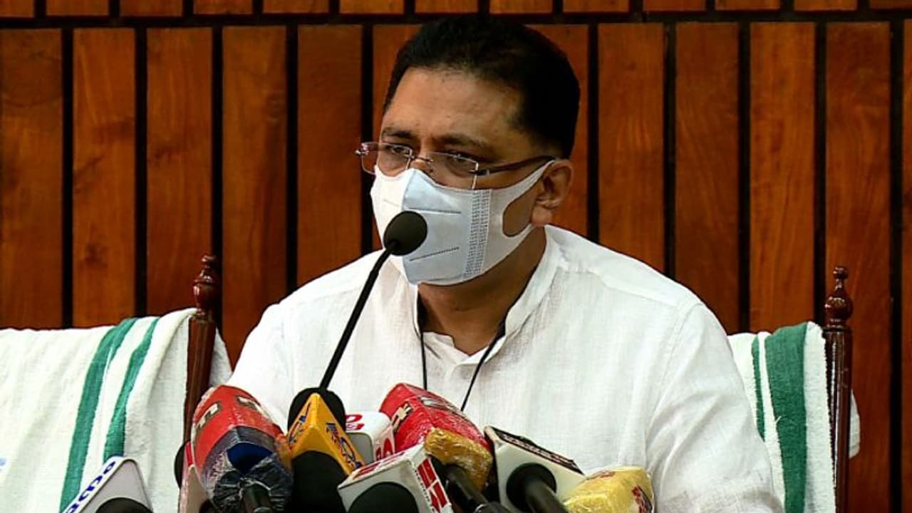 '300 കോടിയുടെ കള്ളപ്പണം'; കുഞ്ഞാലിക്കുട്ടിക്ക് ഒത്താശ ചെയ്യുന്നത് ബാങ്ക് സെക്രട്ടറിയെന്ന് കെ ടി ജലീല്‍