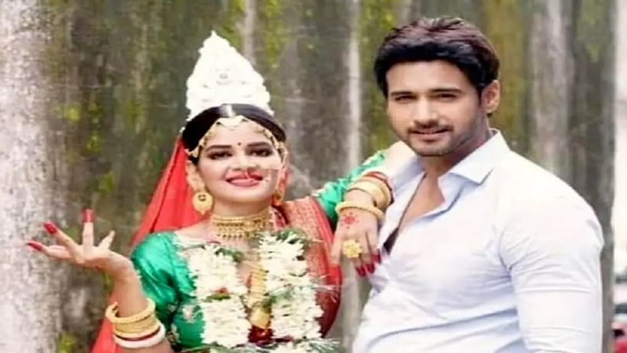 পুরোনো প্রেমের শরীরী নেশায় আঁকড়ে মধুমিতা, ৫ বছর পর কাছে এসেও কেন দূরে যেতে হল যশকে পুরোনো প্রেমের শরীরী নেশায় আঁকড়ে মধুমিতা, ৫ বছর পর কাছে এসেও কেন দূরে যেতে হল যশকে