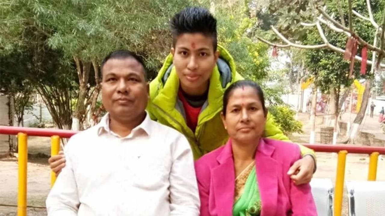 Tokyo Olympics 2020: लवलीना ने जीता ब्रॉन्ज मेडल, पिता बोले बहुत उदास है मेरी बेटी, ये था उसका सपना Tokyo Olympics 2020: लवलीना ने जीता ब्रॉन्ज मेडल, पिता बोले बहुत उदास है मेरी बेटी, ये था उसका सपना