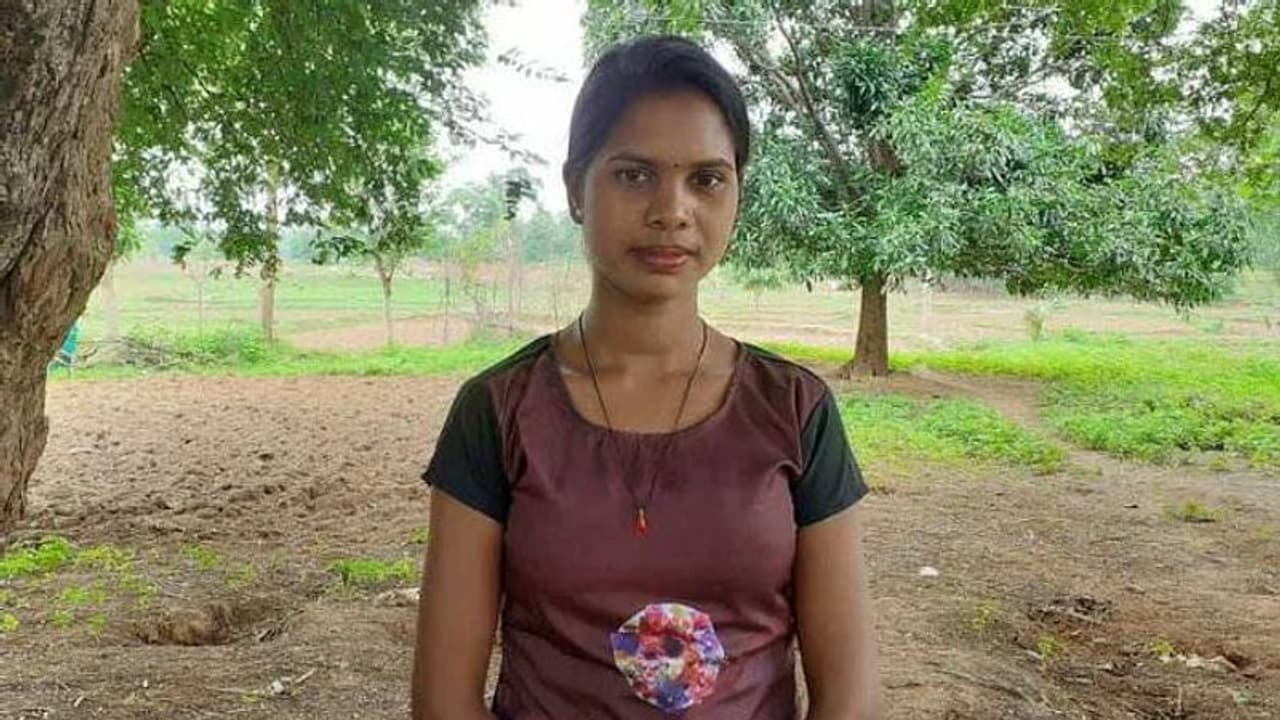 വേശ്യയെന്ന് പഴികേട്ടു, പക്ഷേ, ശൈശവവിവാഹത്തിനെതിരെയുള്ള പോരാട്ടം കടുപ്പിച്ച് യുവതി വേശ്യയെന്ന് പഴികേട്ടു, പക്ഷേ, ശൈശവവിവാഹത്തിനെതിരെയുള്ള പോരാട്ടം കടുപ്പിച്ച് യുവതി