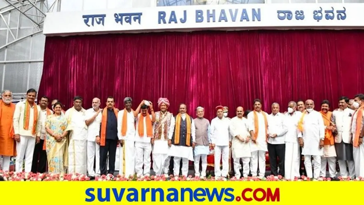 District Ministers ಜಿಲ್ಲಾ ಉಸ್ತುವಾರಿ ಸಚಿವರ ಹೊಸ ಪಟ್ಟಿ ರಿಲೀಸ್, ಅಶೋಕ್, ಆನಂದ್‌ ಸಿಂಗ್‌ಗೆ ಬಿಗ್ ಶಾಕ್