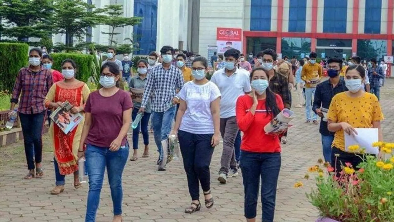 ICSE 10th Class Exams: 10वीं क्लास के टर्म 1 की परीक्षाएं शुरू, स्टूडेट्स को इन बातों का रखना होगा ध्यान