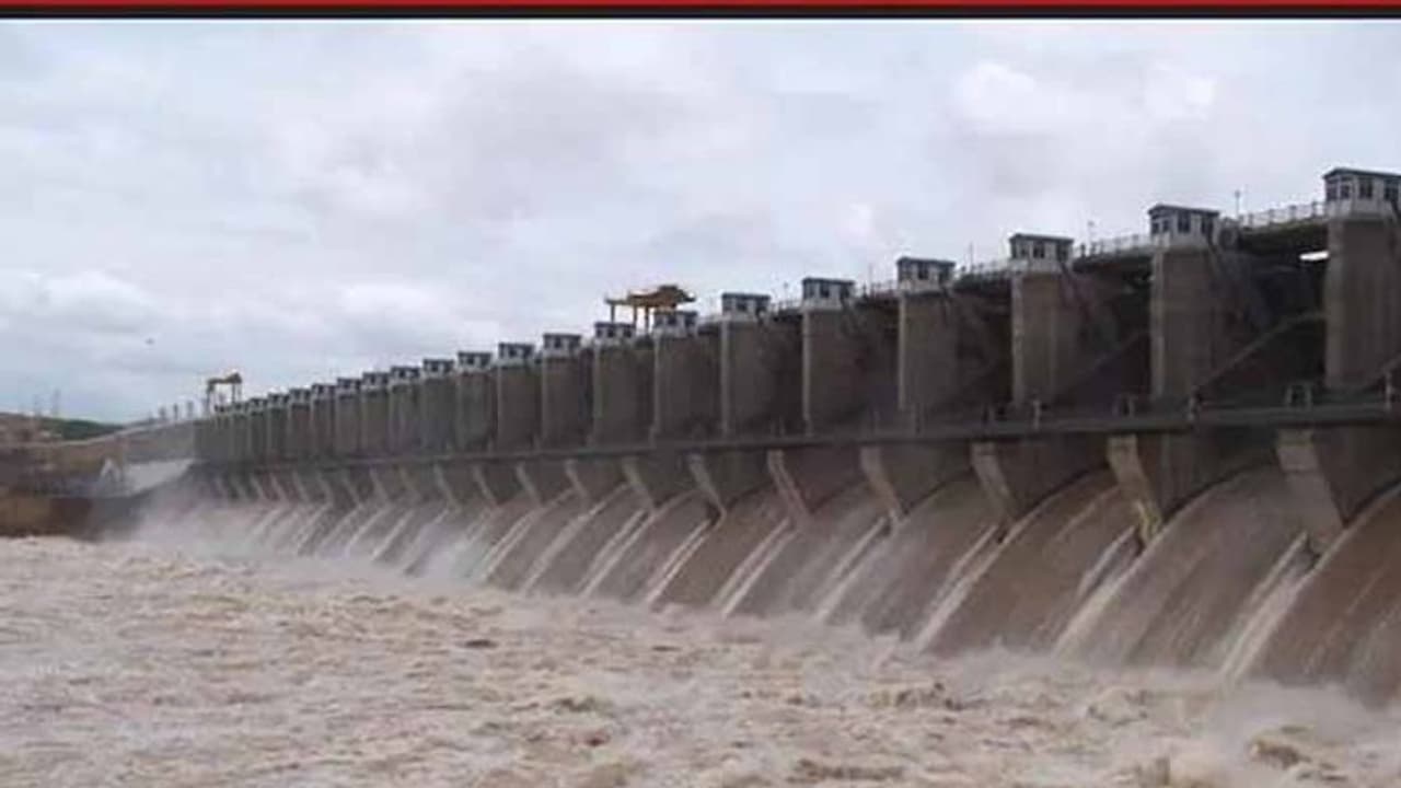 పులిచింతలకు మంత్రి అనిల్: పోలవరం నుండి నిపుణుల రాక, గేటు బిగింపుపై కసరత్తు పులిచింతలకు మంత్రి అనిల్: పోలవరం నుండి నిపుణుల రాక, గేటు బిగింపుపై కసరత్తు