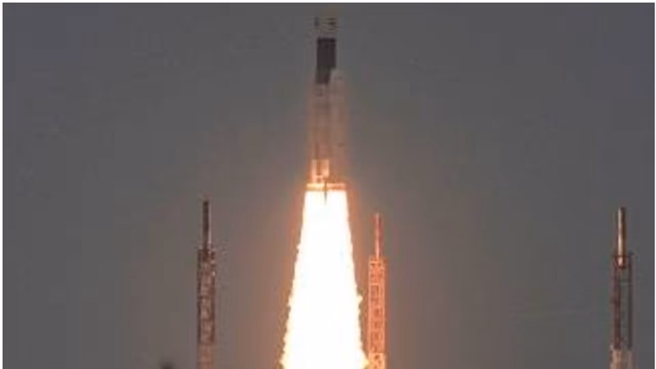 മുഴുവൻ സമയവും ഇന്ത്യൻ ഉപഭൂഖണ്ഡത്തെ നിരീക്ഷിക്കും; ജിഎസ്എൽവി എഫ് 10 വിക്ഷേപണം ഓഗസ്റ്റ് 12 ന് മുഴുവൻ സമയവും ഇന്ത്യൻ ഉപഭൂഖണ്ഡത്തെ നിരീക്ഷിക്കും; ജിഎസ്എൽവി എഫ് 10 വിക്ഷേപണം ഓഗസ്റ്റ് 12 ന്