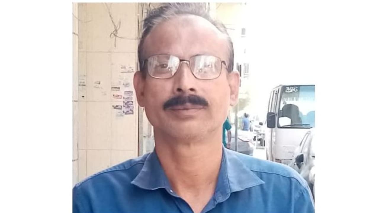 മകളുടെ വിവാഹം നടത്താൻ നാട്ടിൽ പോകാനൊരുങ്ങിയ പ്രവാസി മലയാളി ഹൃദയാഘാതം മൂലം മരിച്ചു മകളുടെ വിവാഹം നടത്താൻ നാട്ടിൽ പോകാനൊരുങ്ങിയ പ്രവാസി മലയാളി ഹൃദയാഘാതം മൂലം മരിച്ചു