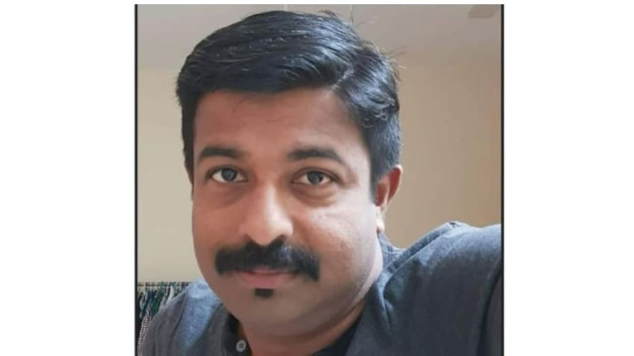 പ്രവാസി മലയാളി ഹൃദയാഘാതം മൂലം മരിച്ചു പ്രവാസി മലയാളി ഹൃദയാഘാതം മൂലം മരിച്ചു