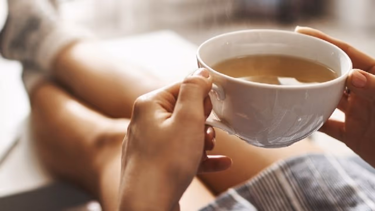 പാല്‍ച്ചായ ആണോ കട്ടൻ ചായ ആണോ ആരോഗ്യത്തിന് നല്ലത്? നിങ്ങള്‍ക്കറിയുമോ?