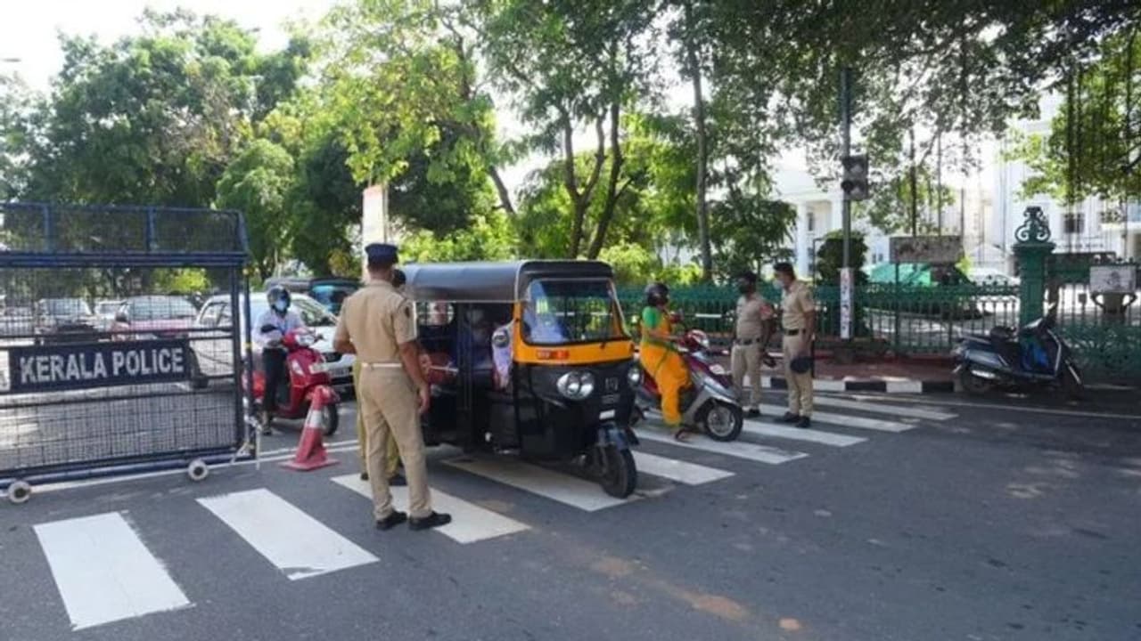 ജാഗ്രതയോടെ ഓണത്തിലേക്ക്: ടൂറിസം കേന്ദ്രങ്ങൾ തുറക്കുന്നു, രണ്ടാഴ്ച ലോക്ക്ഡൗണില്ല ജാഗ്രതയോടെ ഓണത്തിലേക്ക്: ടൂറിസം കേന്ദ്രങ്ങൾ തുറക്കുന്നു, രണ്ടാഴ്ച ലോക്ക്ഡൗണില്ല