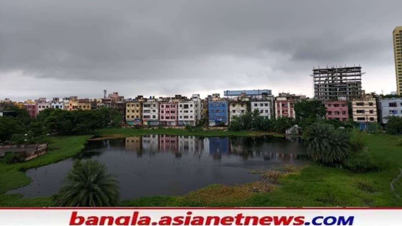 সকালেই রাতের অন্ধকার, ঘন কালো মেঘ, বজ্রবিদ্যুৎ সহ প্রবল বর্ষণ ২ জেলায়