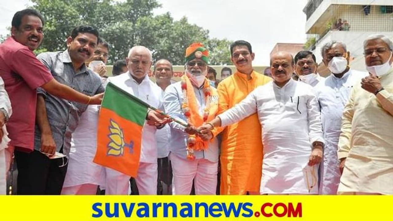 ಬಿಜೆಪಿ ಸೇರಿದ ಕೊಳ್ಳೇಗಾಲ ಶಾಸಕ ಮಹೇಶ್‌