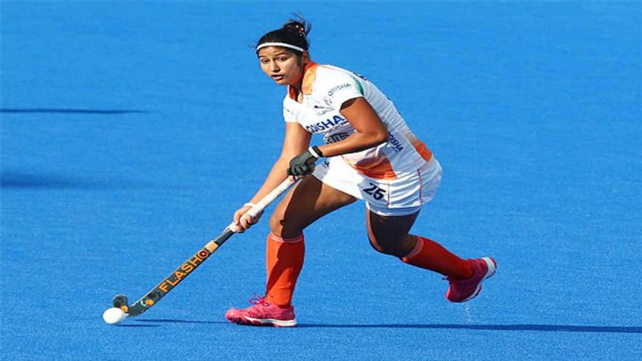 'വിജയത്തിന് പിന്നിലെ ശക്തി അമ്മ'; സ്നേഹത്തിന് നന്ദി പറഞ്ഞ് വനിതാ ഹോക്കി താരം നേഹ ഗോയല് 'വിജയത്തിന് പിന്നിലെ ശക്തി അമ്മ'; സ്നേഹത്തിന് നന്ദി പറഞ്ഞ് വനിതാ ഹോക്കി താരം നേഹ ഗോയല്