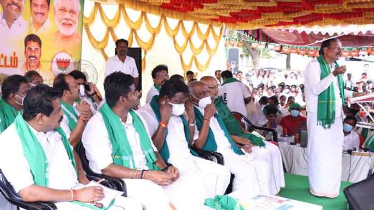 முதல் போராட்டம்...! திரண்ட தொண்டர்கள்..! தஞ்சையில் மாஸ் காட்டிய அண்ணாமலை..! முதல் போராட்டம்...! திரண்ட தொண்டர்கள்..! தஞ்சையில் மாஸ் காட்டிய அண்ணாமலை..!