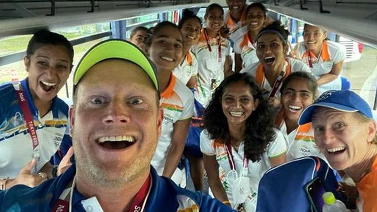महिला हॉकी टीम के कोच सार्ड मारिन का बड़ा फैसला, कहा ओलिंपिक आखिरी टूर्नामेंट था महिला हॉकी टीम के कोच सार्ड मारिन का बड़ा फैसला, कहा ओलिंपिक आखिरी टूर्नामेंट था