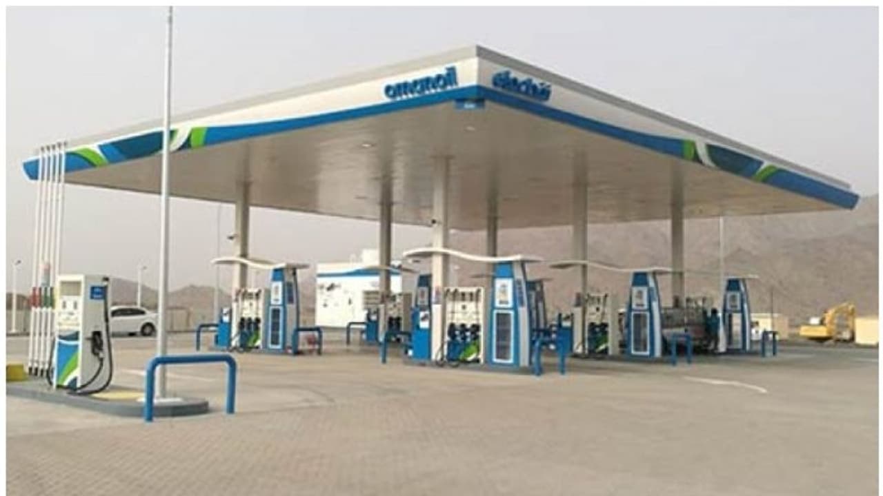 ഒമാനിൽ നിന്നും സൗദി അറേബ്യയിലേക്കുള്ള പുതിയ പാതയിൽ പെട്രോൾ സ്റ്റേഷൻ ഒമാനിൽ നിന്നും സൗദി അറേബ്യയിലേക്കുള്ള പുതിയ പാതയിൽ പെട്രോൾ സ്റ്റേഷൻ