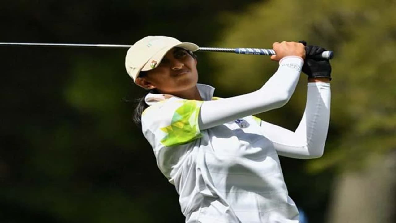 Tokyo Olympics 2020: 1 शॉट से चूकीं भारत की बेटी अदिति अशोक, नीरज और बजरंग से मेडल की उम्मीद Tokyo Olympics 2020: 1 शॉट से चूकीं भारत की बेटी अदिति अशोक, नीरज और बजरंग से मेडल की उम्मीद