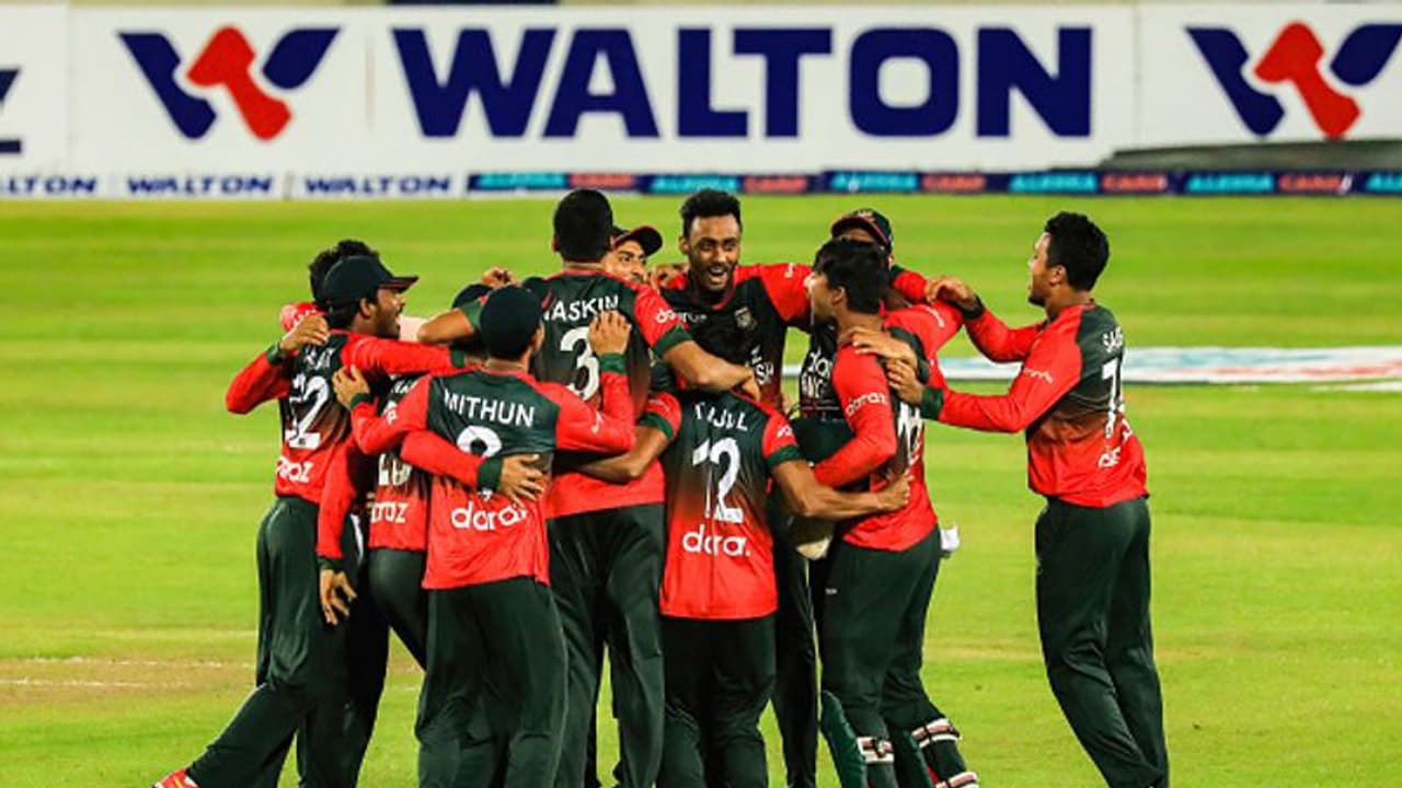 டி20 உலக கோப்பைக்கான வங்கதேச அணி அறிவிப்பு..! கேப்டன் மஹ்மதுல்லா டி20 உலக கோப்பைக்கான வங்கதேச அணி அறிவிப்பு..! கேப்டன் மஹ்மதுல்லா