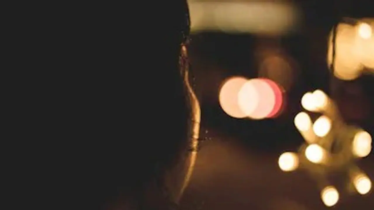 அத்தை செய்த எக்குத்தப்பான காரியம்... 16 வயது சிறுவனை அடைய ஆசை... கடைசியில் நடந்த திடீர் திருப்பம்..! அத்தை செய்த எக்குத்தப்பான காரியம்... 16 வயது சிறுவனை அடைய ஆசை... கடைசியில் நடந்த திடீர் திருப்பம்..!