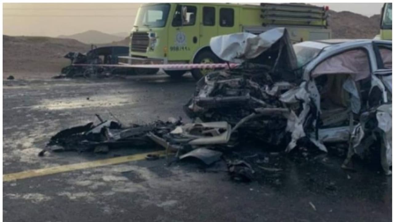 സൗദി അറേബ്യയില് കാറപടകം; ഒരു കുടുംബത്തിലെ നാല് പേര് മരിച്ചു സൗദി അറേബ്യയില് കാറപടകം; ഒരു കുടുംബത്തിലെ നാല് പേര് മരിച്ചു