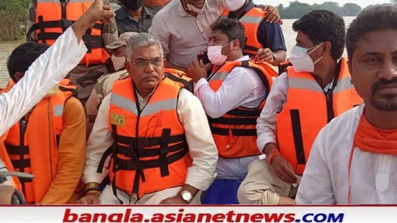 'ত্রিপুরাতে নাটক করতে যাচ্ছেন TMC নেতারা', ঘাটালে গিয়ে বন্যা ইস্যুতেও বিস্ফোরক দিলীপ 'ত্রিপুরাতে নাটক করতে যাচ্ছেন TMC নেতারা', ঘাটালে গিয়ে বন্যা ইস্যুতেও বিস্ফোরক দিলীপ