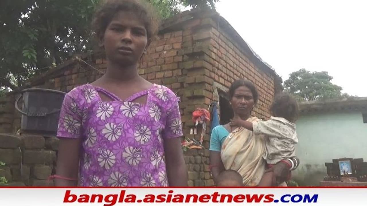 অভাবেরর খাদের সামনে চার মেয়ে নিয়ে দাঁড়িয়ে স্ত্রী, হাতড়ে বেড়াচ্ছেন স্বামীর মৃত্যুর কারণ অভাবেরর খাদের সামনে চার মেয়ে নিয়ে দাঁড়িয়ে স্ত্রী, হাতড়ে বেড়াচ্ছেন স্বামীর মৃত্যুর কারণ