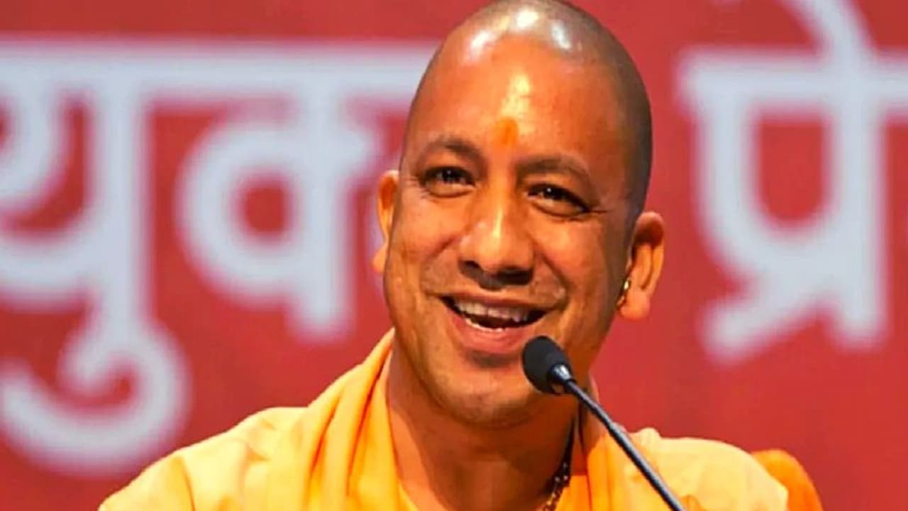 रक्षाबंधन पर CM योगी ने बहनों को दिया बड़ा तोहफा, बसों में मुफ्त यात्रा के साथ मिलेगा ये गिफ्ट भी...