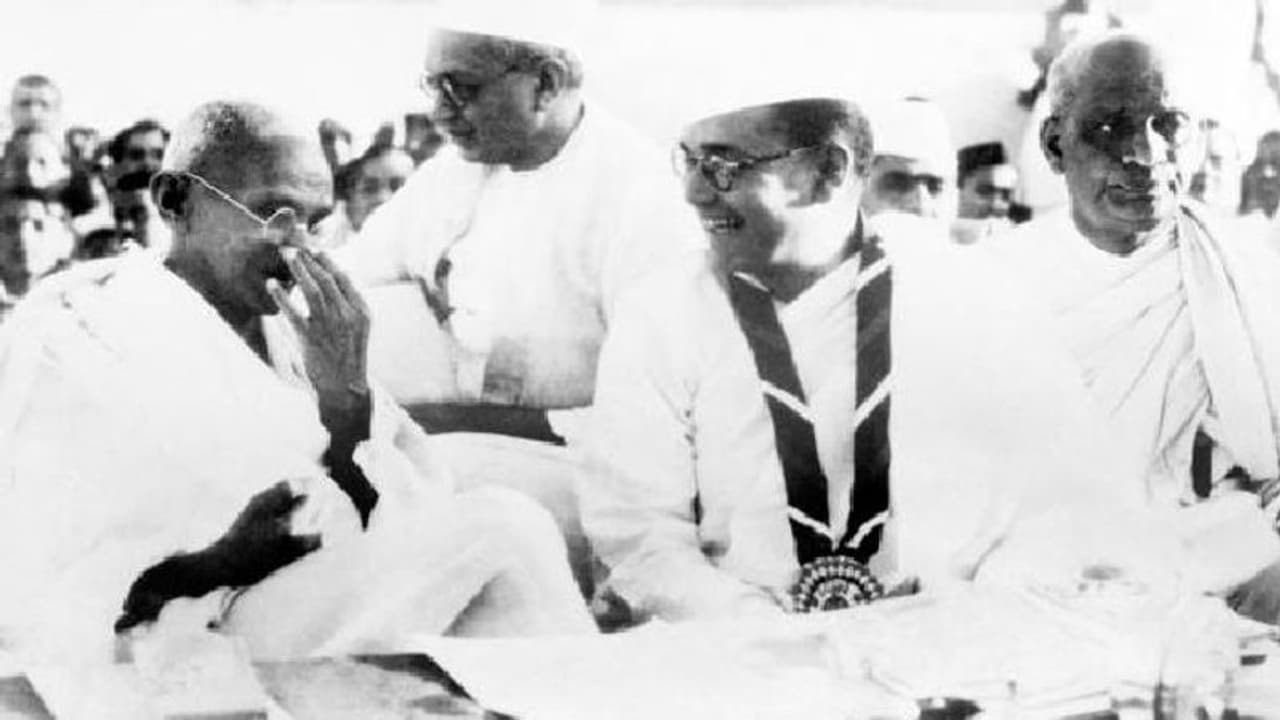 হরিপুরা কংগ্রেসের আগে ঠিক কীভাবে গান্ধীবাদীদের রাজনীতির শিকার হন নেতাজি, কী বলছে গবেষণা হরিপুরা কংগ্রেসের আগে ঠিক কীভাবে গান্ধীবাদীদের রাজনীতির শিকার হন নেতাজি, কী বলছে গবেষণা