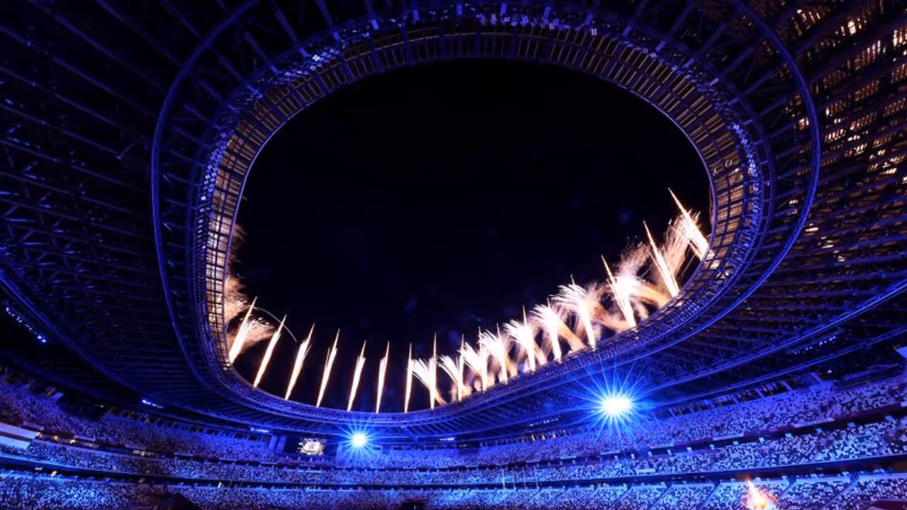 Curtains down on Tokyo Olympics, baton passed to Paris for 2024 (See pictures) Curtains down on Tokyo Olympics, baton passed to Paris for 2024 (See pictures)
