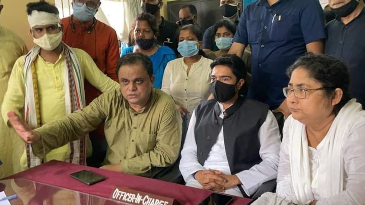 খোয়াই থানার সামনে গো ব্যাক স্লোগান, 'বাইরের জমায়েতে গ্রেফতার নয় কেন?', পুলিশকে প্রশ্ন অভিষেকের খোয়াই থানার সামনে গো ব্যাক স্লোগান, 'বাইরের জমায়েতে গ্রেফতার নয় কেন?', পুলিশকে প্রশ্ন অভিষেকের