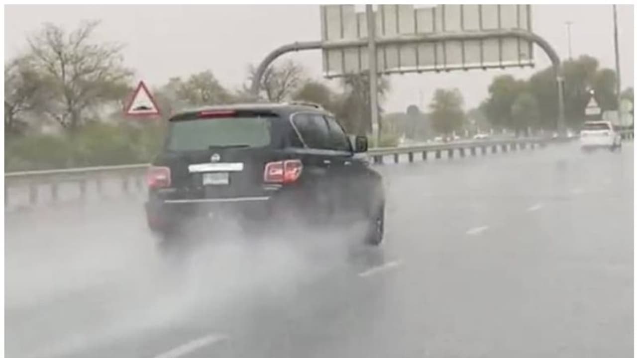 ঘূর্ণিঝড়ের সতর্কতা জারি রাজ্যে, মোকাবিলা করতে আগে থেকেই তৎপর লালবাজার ঘূর্ণিঝড়ের সতর্কতা জারি রাজ্যে, মোকাবিলা করতে আগে থেকেই তৎপর লালবাজার