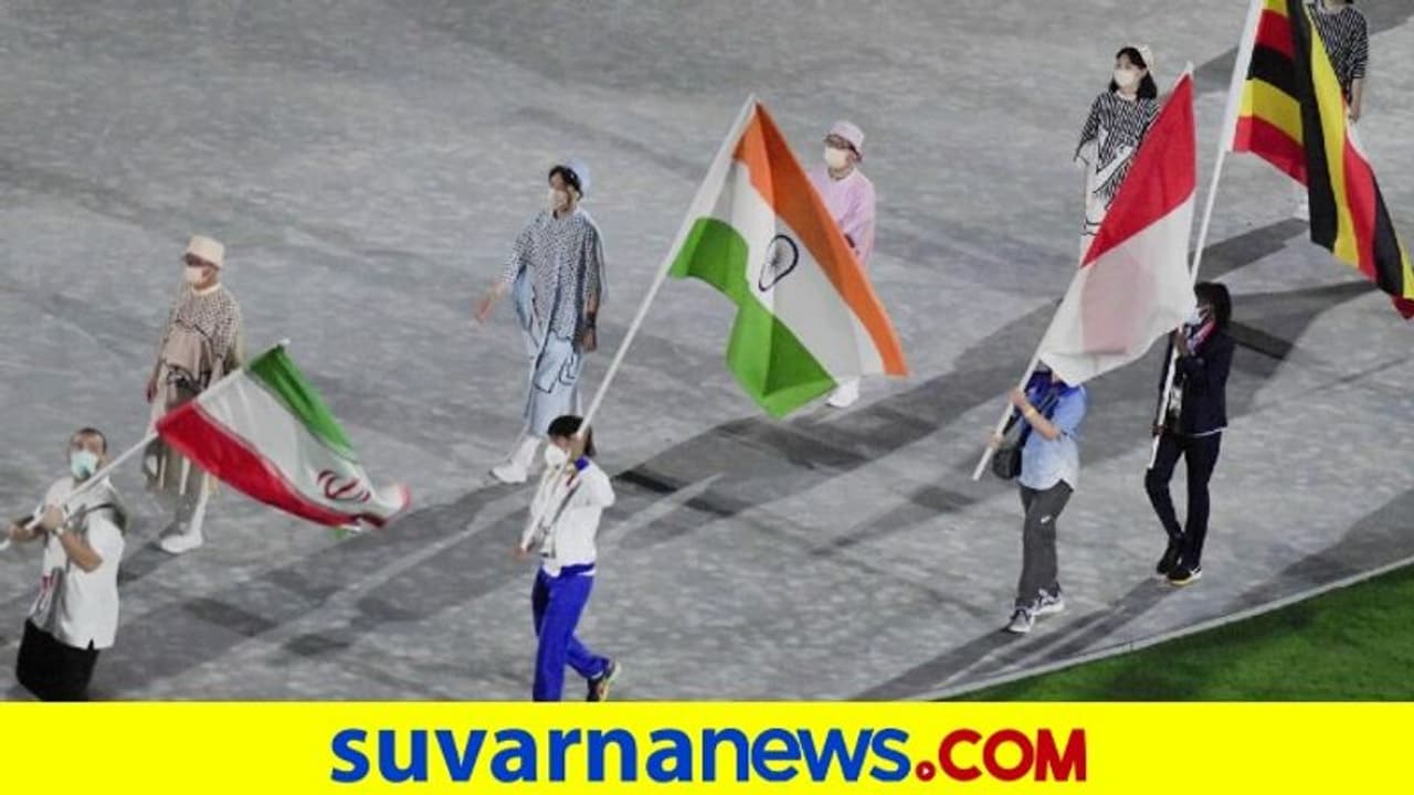 ತ್ರಿವರ್ಣ ಧ್ವಜ ಹಿಡಿದು ಮುನ್ನಡೆಸಿದ ಭಜರಂಗ್ ಪೂನಿಯಾ ತ್ರಿವರ್ಣ ಧ್ವಜ ಹಿಡಿದು ಮುನ್ನಡೆಸಿದ ಭಜರಂಗ್ ಪೂನಿಯಾ