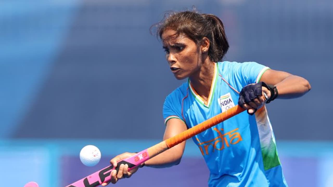 ടോക്കിയോയിലെ മിന്നും പ്രകടനം; വന്ദന കട്ടാരിയക്ക് ഉത്തരാഖണ്ഡിന്റെ വമ്പന് സമ്മാനം ടോക്കിയോയിലെ മിന്നും പ്രകടനം; വന്ദന കട്ടാരിയക്ക് ഉത്തരാഖണ്ഡിന്റെ വമ്പന് സമ്മാനം