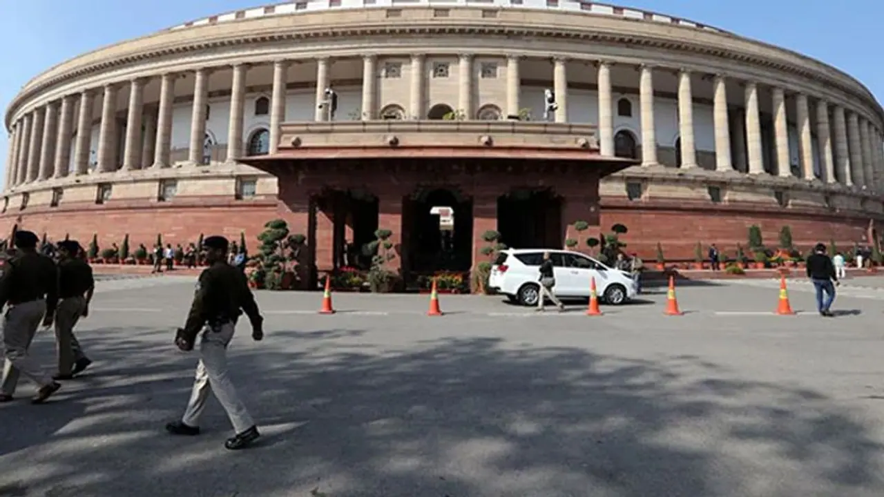 Monsoon Session: लोकसभा में पेश हुआ OBC रिजर्वेशन से जुड़ा बिल; जाट मराठा व लिंगायत समुदाय को मिल सकेगा लाभ Monsoon Session: लोकसभा में पेश हुआ OBC रिजर्वेशन से जुड़ा बिल; जाट मराठा व लिंगायत समुदाय को मिल सकेगा लाभ