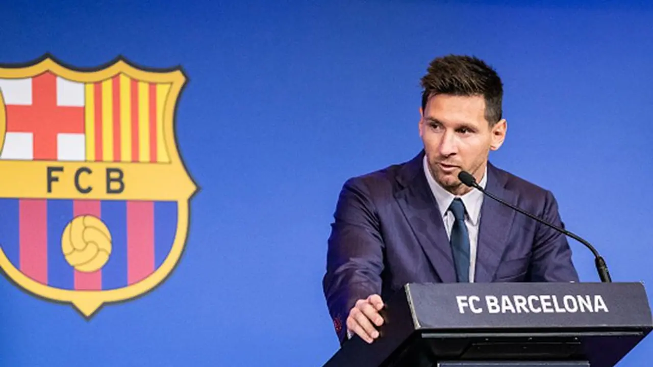 Lionel Messi receives formal 2 year offer from PSG: Report Lionel Messi receives formal 2 year offer from PSG: Report