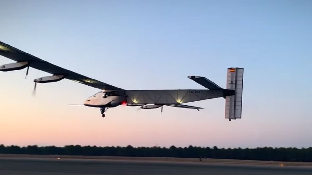 സൗരോര്‍ജം ഇന്ധനം; ഈ വിമാനത്തിന് 90 ദിവസം ആകാശത്ത് സഞ്ചരിക്കാം