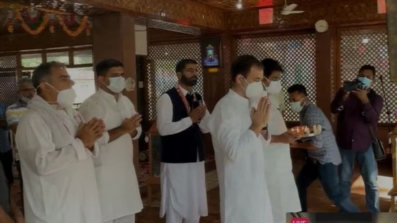 राहुल गांधी के Jammu Kashmir दौरे के बीच श्रीनगर में आतंकी हमला, हरि सिंह स्ट्रीट में ग्रेनेड फेंका; 5 घायल राहुल गांधी के Jammu Kashmir दौरे के बीच श्रीनगर में आतंकी हमला, हरि सिंह स्ट्रीट में ग्रेनेड फेंका; 5 घायल