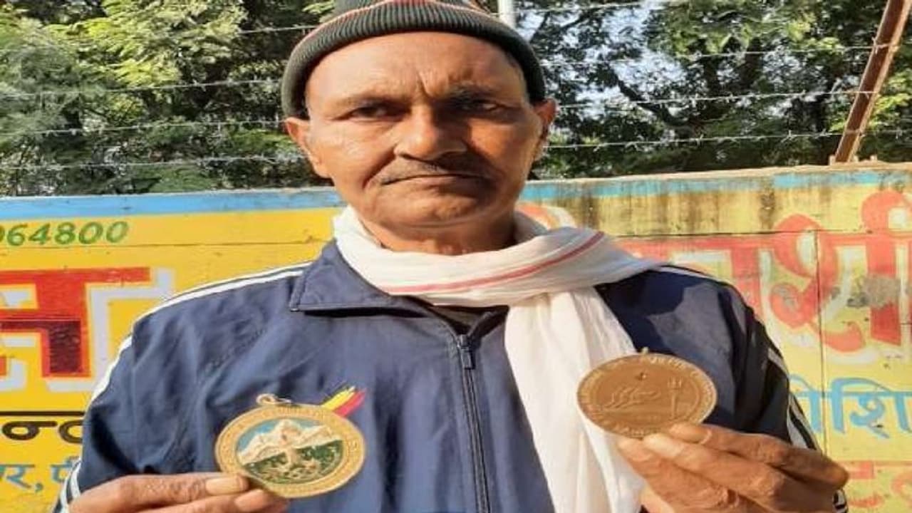 इस शख्स ने 37 साल पहले नीरज की तरह गोल्ड जीत रचा था इतिहास, जानिए अब कहां है यह पदकवीर इस शख्स ने 37 साल पहले नीरज की तरह गोल्ड जीत रचा था इतिहास, जानिए अब कहां है यह पदकवीर