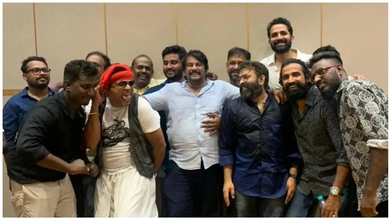 'சார்பட்டா பரம்பரை' படத்தின் கிராண்ட் சக்சஸ் மீட்! ஒட்டு மொத்த பிரபலங்களின் வேற லெவல் கொண்டாட்டம்! 'சார்பட்டா பரம்பரை' படத்தின் கிராண்ட் சக்சஸ் மீட்! ஒட்டு மொத்த பிரபலங்களின் வேற லெவல் கொண்டாட்டம்!