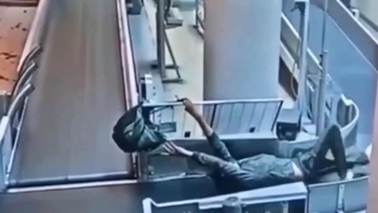 Russia: Drunk man walks into airport's luggage carousel network; watch video to know what happens next