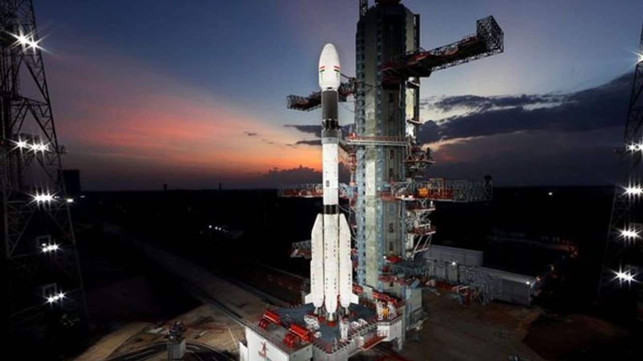 भारत का एक और कमाल: कल लॉन्च होगा Satellite EOS 03; बाढ़ और साइक्लोन की सटीक जानकारी मिल सकेगी