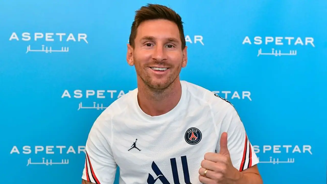 একই হোটেলে হঠাৎ দেখা মেসির সঙ্গে, কী প্রতিক্রিয়া হল দুই ভারতীয়ের, দেখুন ভিডিও একই হোটেলে হঠাৎ দেখা মেসির সঙ্গে, কী প্রতিক্রিয়া হল দুই ভারতীয়ের, দেখুন ভিডিও