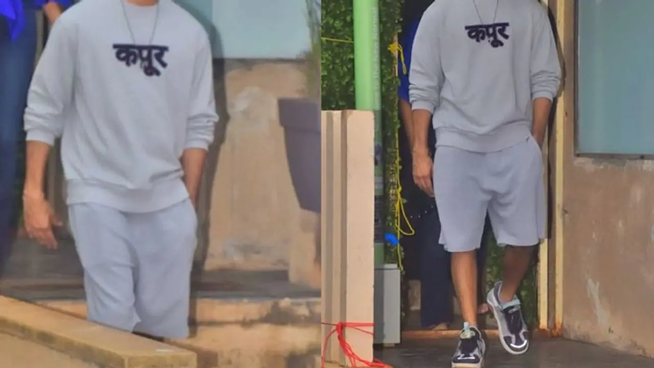 पहचान के मोहताज नहीं, फिर भी बड़ा सा लिखवा रखा है कपूर, क्या आप बता सकते हैं कौन है यह स्टार पहचान के मोहताज नहीं, फिर भी बड़ा सा लिखवा रखा है कपूर, क्या आप बता सकते हैं कौन है यह स्टार