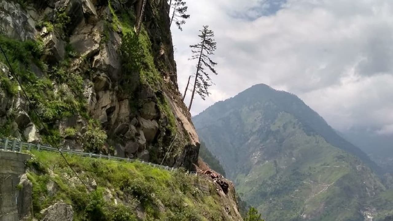 Bypoll: দেবতা 'পাথারো' অনুমোদন দেননি, তাই ওঁরা ৩০ অক্টোবর উপনির্বাচনে ভোট দেবেন না Bypoll: দেবতা 'পাথারো' অনুমোদন দেননি, তাই ওঁরা ৩০ অক্টোবর উপনির্বাচনে ভোট দেবেন না