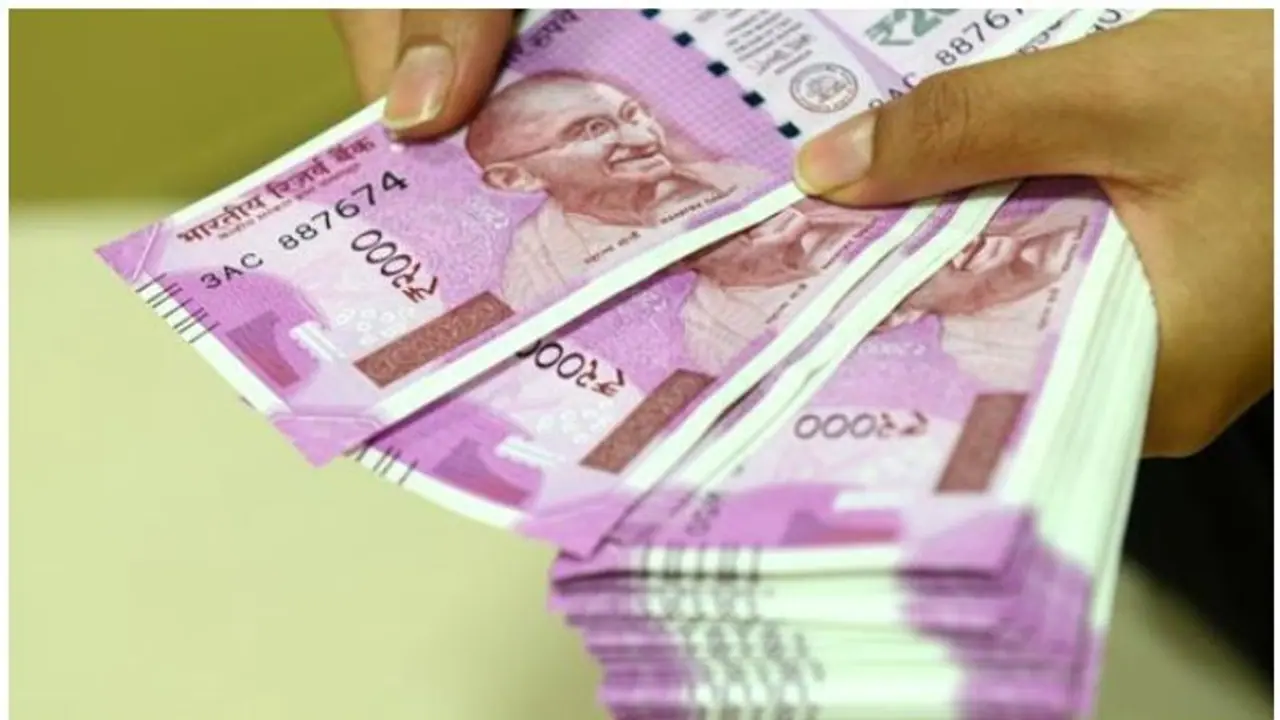 ಚಿಕ್ಕಬಳ್ಳಾಪುರ : ನಿವೃತ್ತ ದಿನಗೂಲಿ ನೌಕರರಿಗೆ 5 ಲಕ್ಷ ನೆರವು ಚಿಕ್ಕಬಳ್ಳಾಪುರ : ನಿವೃತ್ತ ದಿನಗೂಲಿ ನೌಕರರಿಗೆ 5 ಲಕ್ಷ ನೆರವು