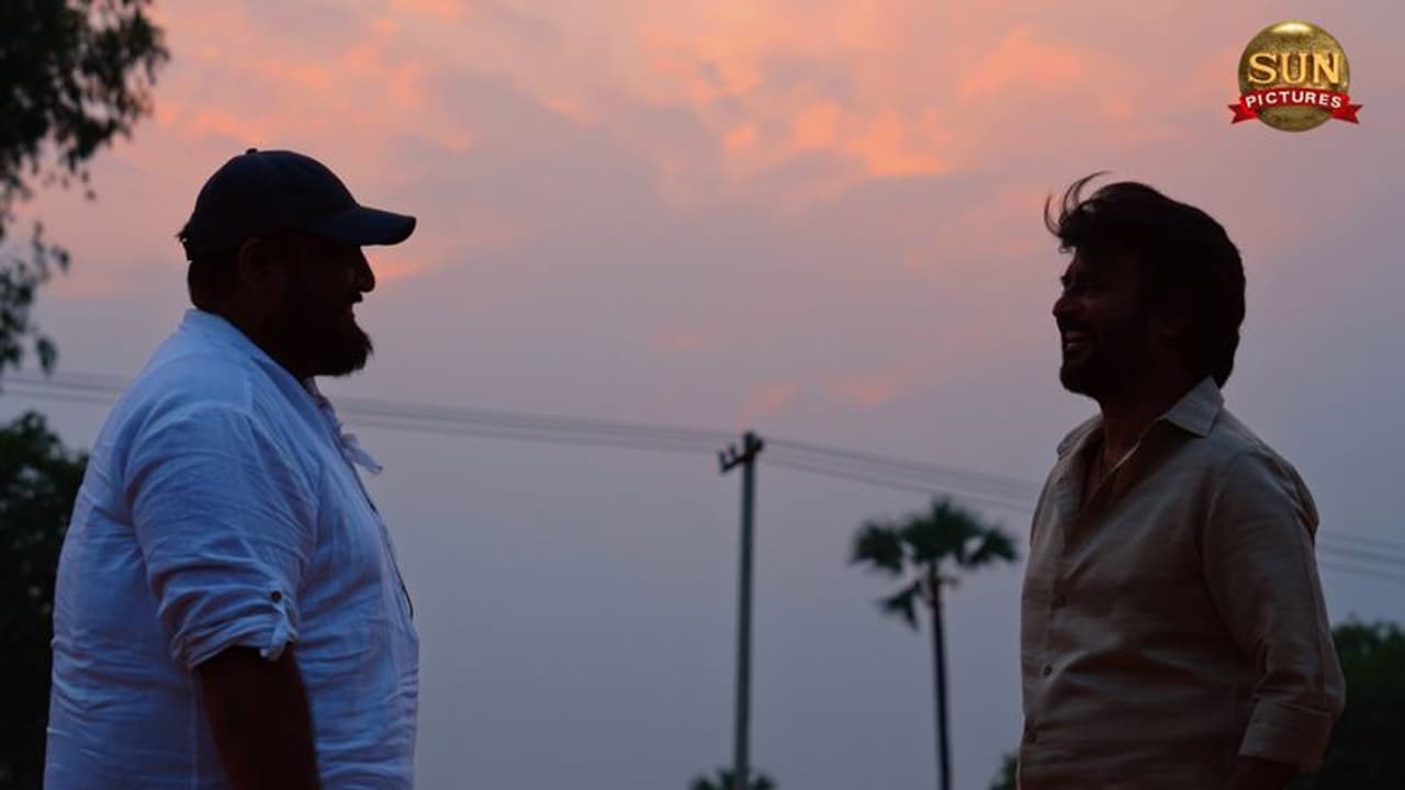 ‘அண்ணாத்த’ பட இயக்குநருக்கு பிறந்தநாள்... தல ரசிகர்களின் வாழ்த்து மழையில் சிறுத்தை சிவா...! ‘அண்ணாத்த’ பட இயக்குநருக்கு பிறந்தநாள்... தல ரசிகர்களின் வாழ்த்து மழையில் சிறுத்தை சிவா...!