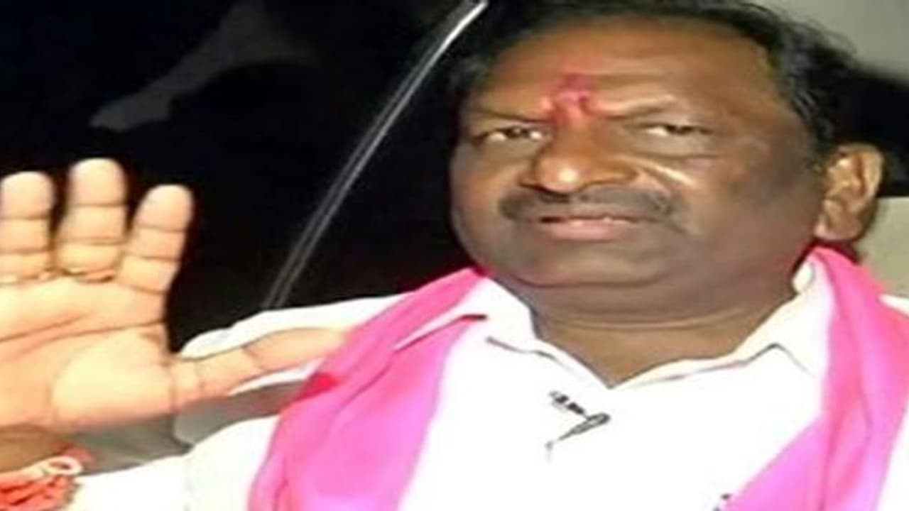 జర్నలిస్టు ముసుగులో బీజేపీ కోసమే పని చేశావ్.. తీన్మార్ మల్లన్నపై మంత్రి కొప్పుల ఫైర్ జర్నలిస్టు ముసుగులో బీజేపీ కోసమే పని చేశావ్.. తీన్మార్ మల్లన్నపై మంత్రి కొప్పుల ఫైర్