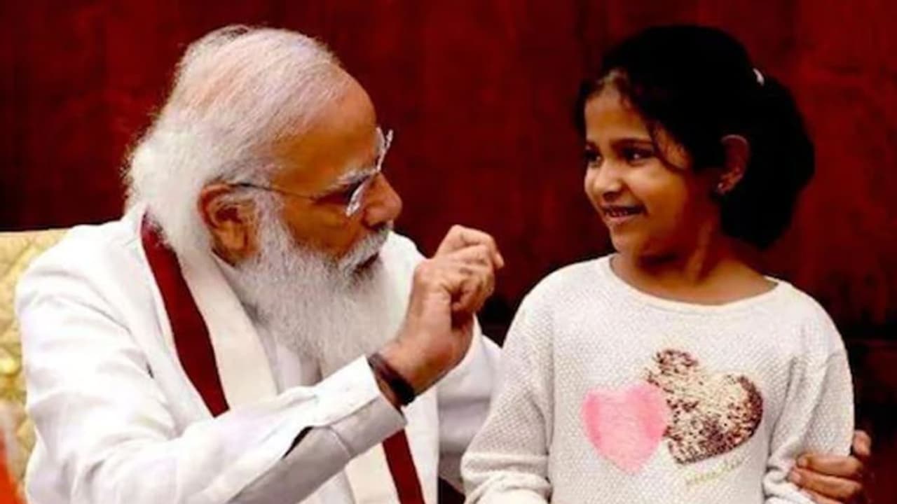 ಮೋದಿ ಭೇಟಿಯಾಗಲು ಸಂಸತ್ತಿಗೆ ಬಂದ 10 ವರ್ಷದ ಪೋರಿ: ಪ್ರಶ್ನೆ ಕೇಳಿ ನಕ್ಕ ಪ್ರಧಾನಿ! ಮೋದಿ ಭೇಟಿಯಾಗಲು ಸಂಸತ್ತಿಗೆ ಬಂದ 10 ವರ್ಷದ ಪೋರಿ: ಪ್ರಶ್ನೆ ಕೇಳಿ ನಕ್ಕ ಪ್ರಧಾನಿ!