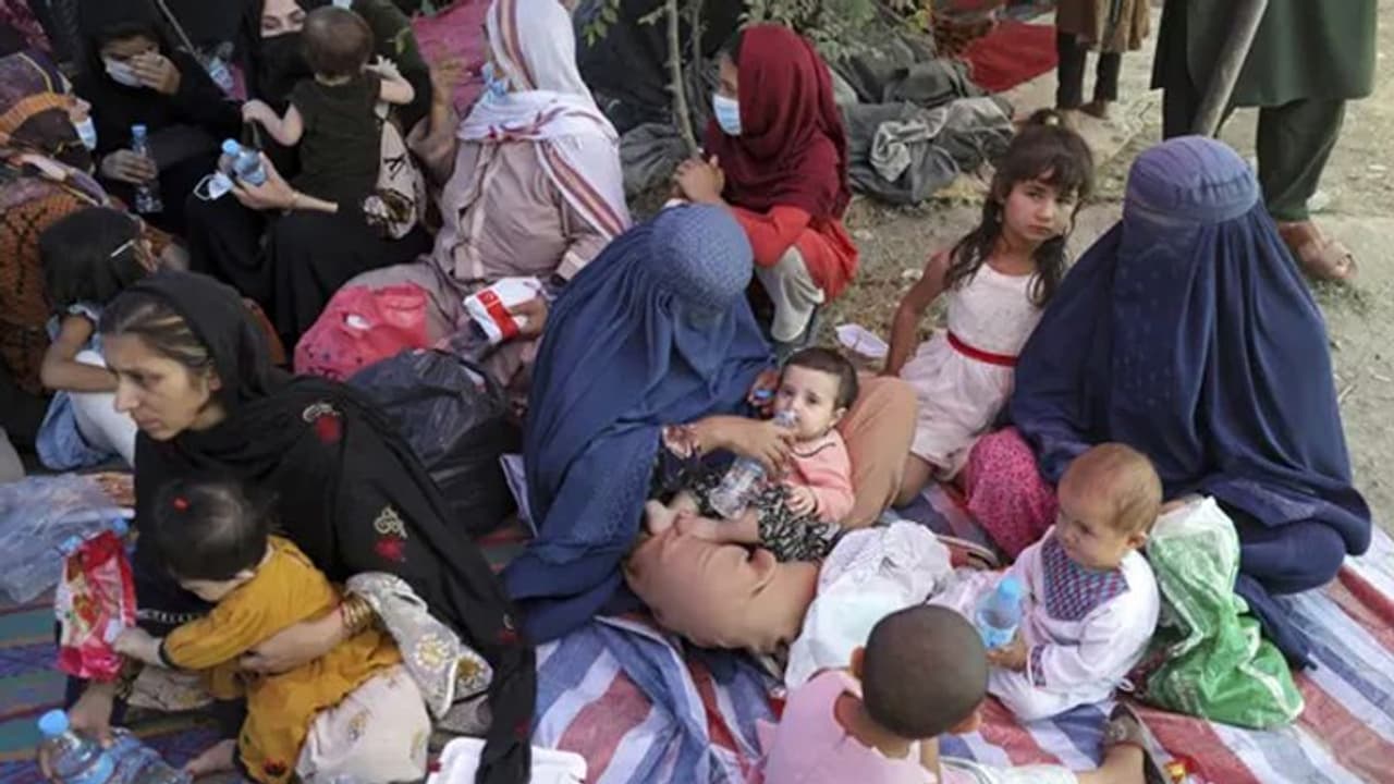 महिलाओं को हॉयर एजुकेशन बैन करने पर तालिबान बोला लड़कियां ऐसी ड्रेस पहनकर पहुंच रहीं थीं यूनिवर्सिटी जिससे... महिलाओं को हॉयर एजुकेशन बैन करने पर तालिबान बोला लड़कियां ऐसी ड्रेस पहनकर पहुंच रहीं थीं यूनिवर्सिटी जिससे...