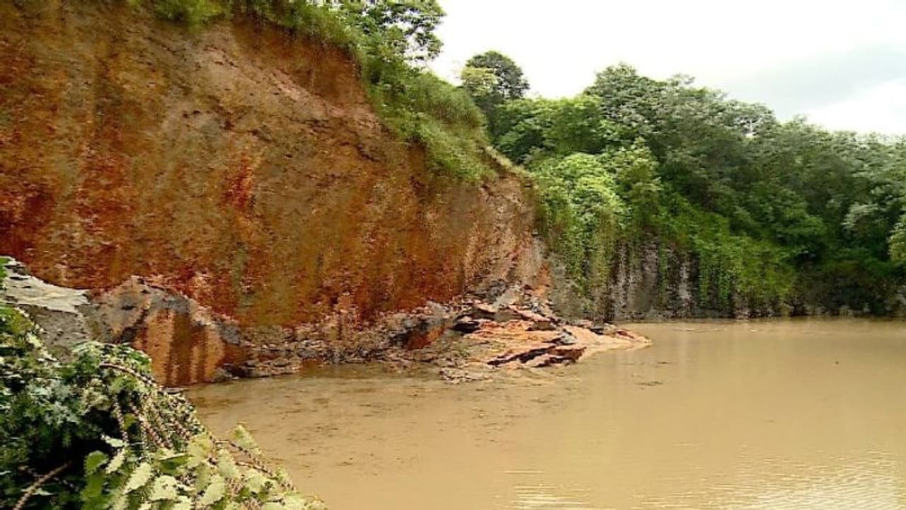 ശ്രീകണ്ഠാപുരത്ത് നാട്ടുകാർക്ക് ഭീഷണിയായി പ്രവർത്തനം നിലച്ച ക്വാറികളിലെ വെള്ളക്കെട്ട് ശ്രീകണ്ഠാപുരത്ത് നാട്ടുകാർക്ക് ഭീഷണിയായി പ്രവർത്തനം നിലച്ച ക്വാറികളിലെ വെള്ളക്കെട്ട്