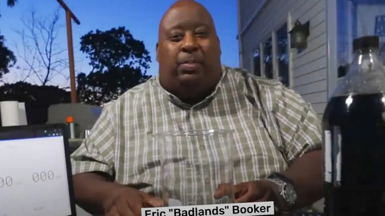 Watch: US man sets Guinness World Record, drinks 2 litres of soda in 18.45 seconds