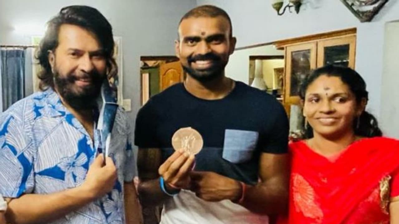 'എല്ലായ്പ്പോഴും വിജയങ്ങള് നേരുന്നു'; ശ്രീജേഷിന് ആശംസകളുമായി മമ്മൂട്ടി 'എല്ലായ്പ്പോഴും വിജയങ്ങള് നേരുന്നു'; ശ്രീജേഷിന് ആശംസകളുമായി മമ്മൂട്ടി